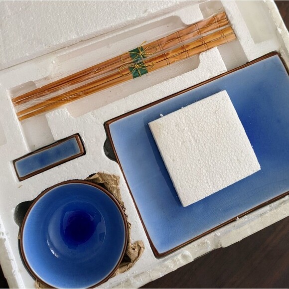 NEW Sushi Serving Set for Two + Recipe Book - Picture 3 of 11